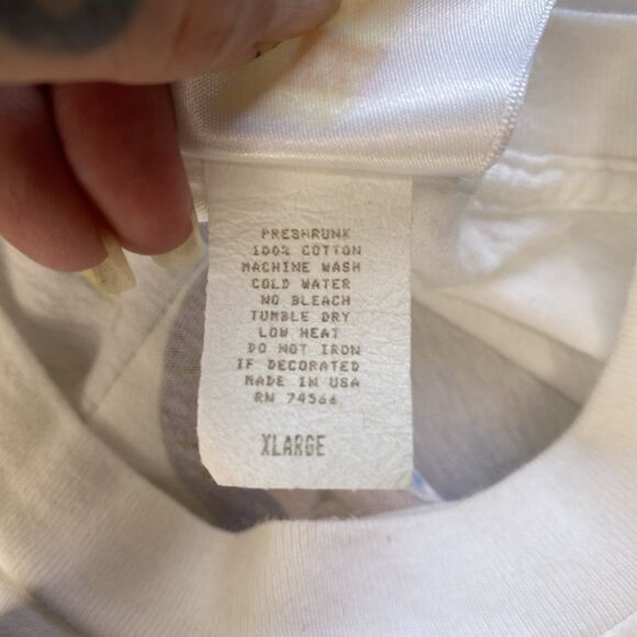 Vintage FAO Schwarz Fifth Avenue Graphic Tee Shirt. XL. Single Stitch. Cotton. - Picture 15 of 15